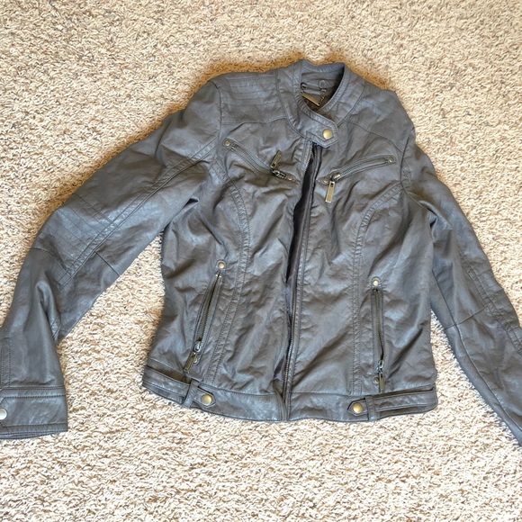 Leather jacket - Picture 1 of 3